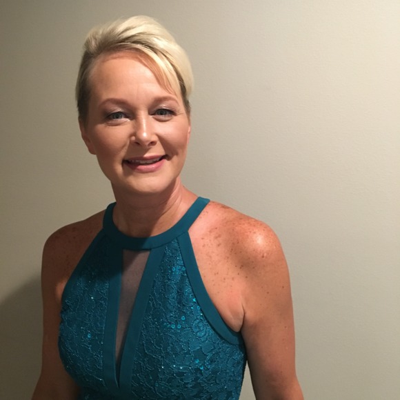 Meet your Posh Ambassador Rebecca!! - Picture 1 of 4